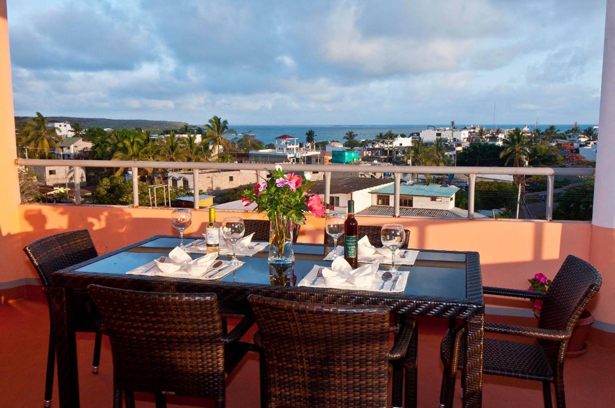 Torre Mar Galapagos Boutique Suites Puerto Ayora  Dış mekan fotoğraf